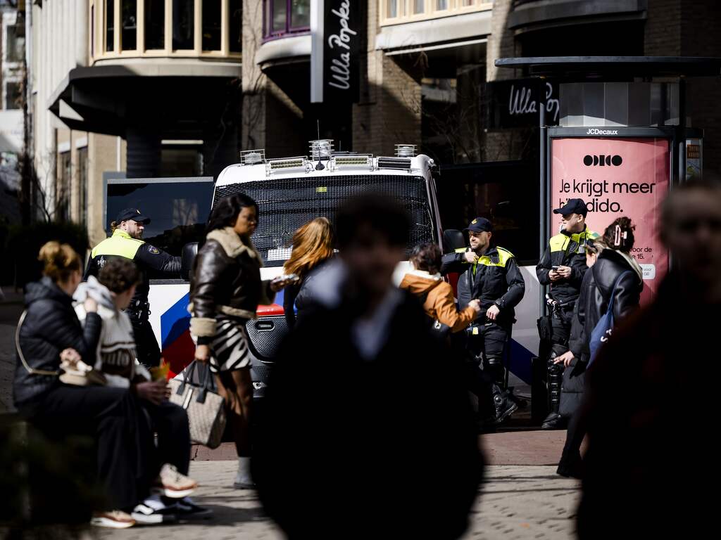Pegida-leider ziet toch af van verbranden koran in Arnhem, veel politie aanwezig