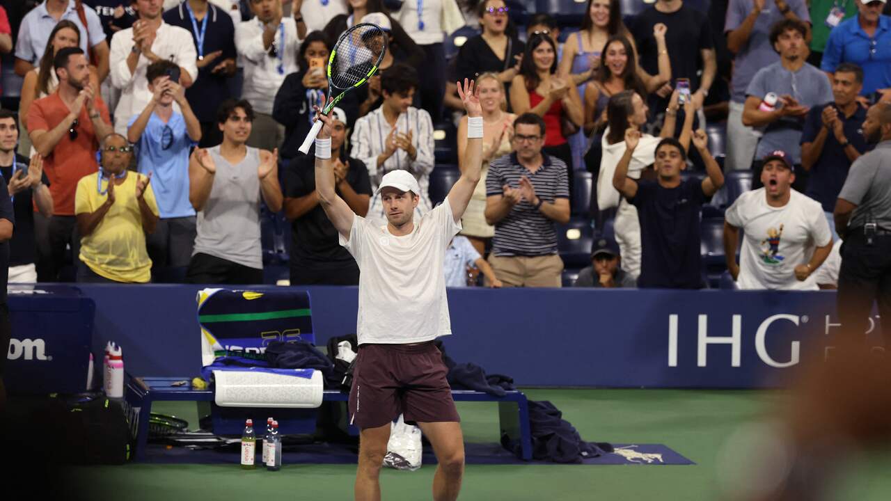 Foto bij Van de Zandschulp bij laatste acht op US Open: 'Blij dat ik won met slecht spel'