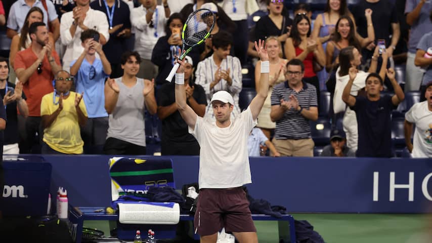 Van de Zandschulp bij laatste acht op US Open: 'Blij dat ik won met slecht spel'