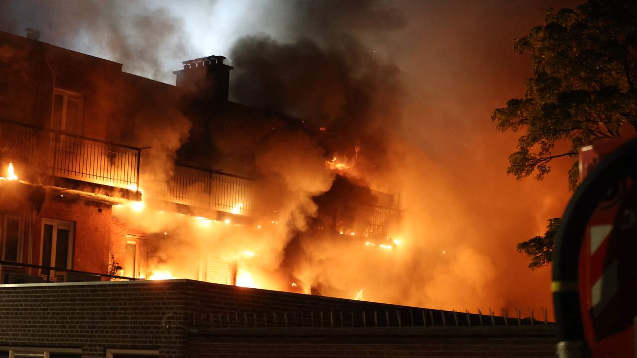 Tientallen woningen in Haagse Schilderswijk ontruimd vanwege grote brand | Binnenland