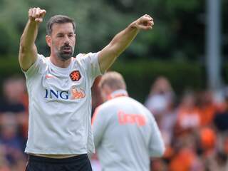 Van Nistelrooij, Ramzi en broer van bondscoach Xavi in nieuwe staf Oranje