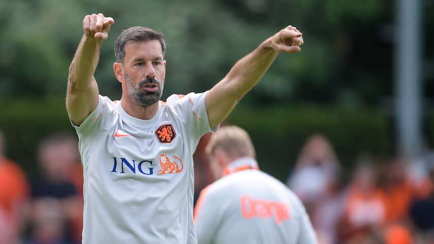 Van Nistelrooij, Ramzi en broer van bondscoach Xavi in nieuwe staf Oranje