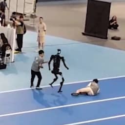 Video | Robot rent man omver tijdens eerste 'robot-Spelen'