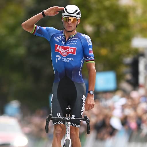 Illustratie bij: Mathieu van der Poel verbaast wielerwereld met zege na solo van 175 kilometer