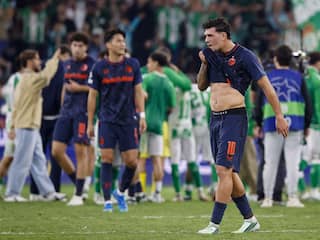 Van Bronckhorst spreekt van 'minimaal verschil' met Betis: 'Verdienden een punt'