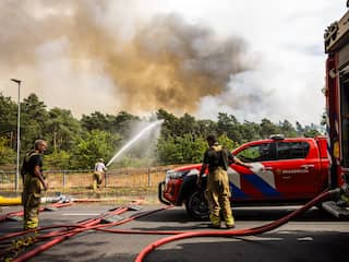 Natuurbrand bij Venray gaat 'van boomtop naar boomtop' en breidt zich uit