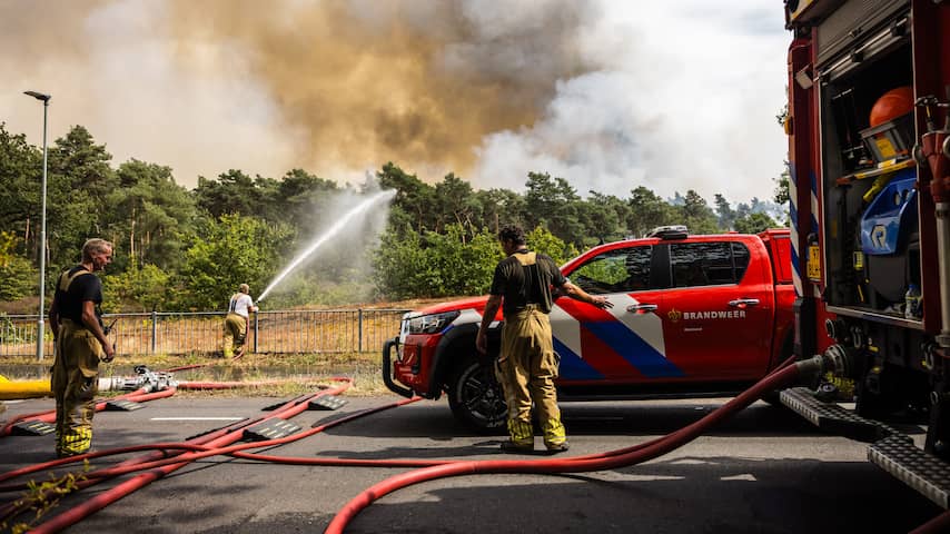 Natuurbrand bij Venray gaat 'van boomtop naar boomtop' en breidt zich uit