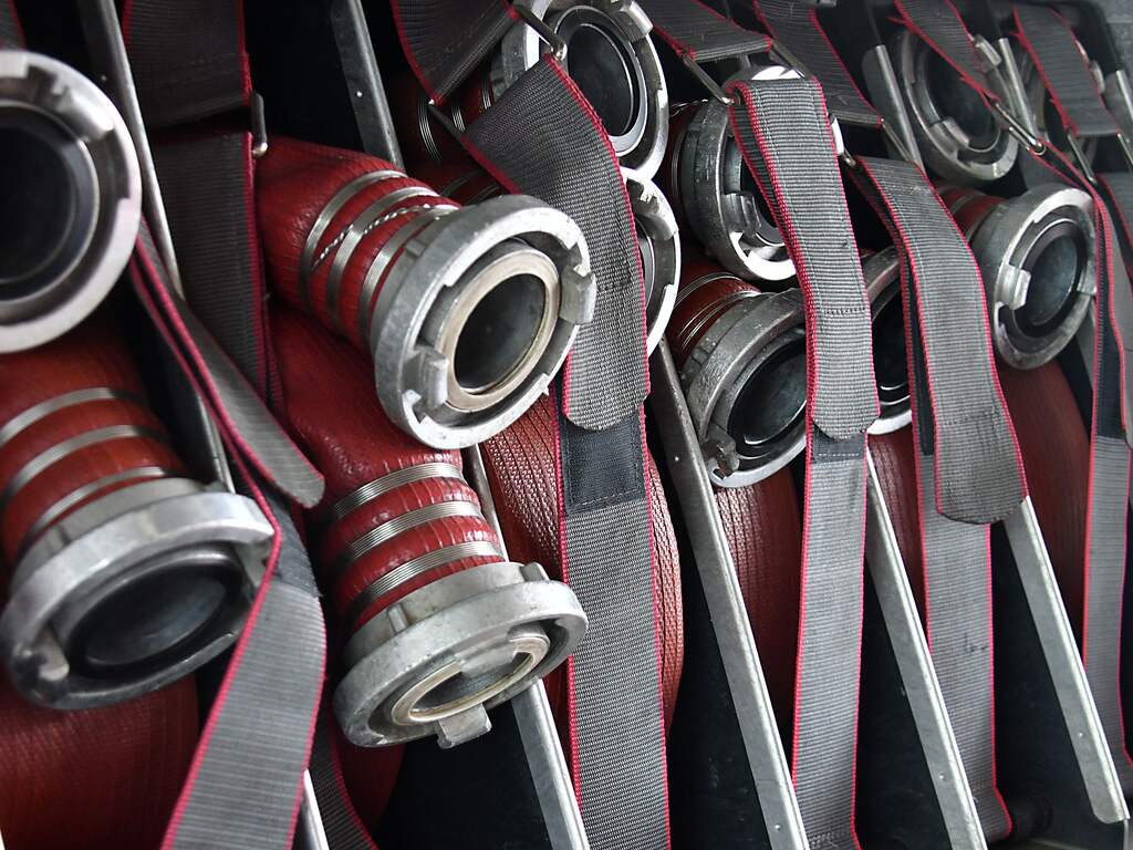 Grote brand aan boord van schip in droogdok in Schiedam