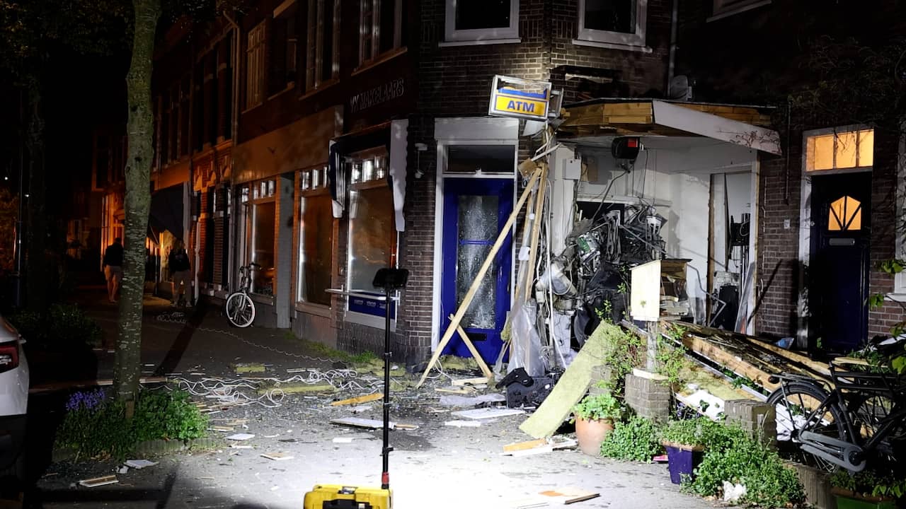 Video | Meerdere woningen beschadigd na plofkraak in Haarlem