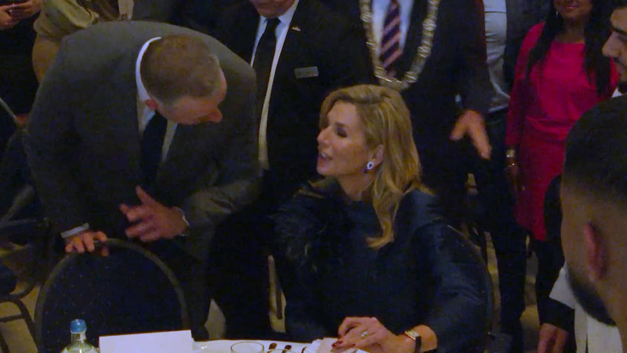Video | Máxima spreekt met aanwezigen bij iftarbijeenkomst in Scheveningen