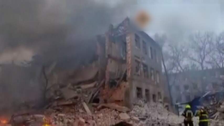 Russisch bombardement richt flinke schade aan in Dnipro