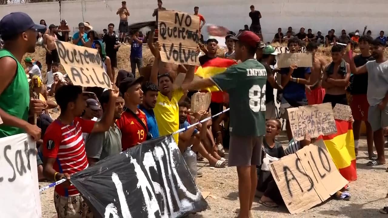 Migranten roepen ‘asiel’ bij Ceuta in Marokko