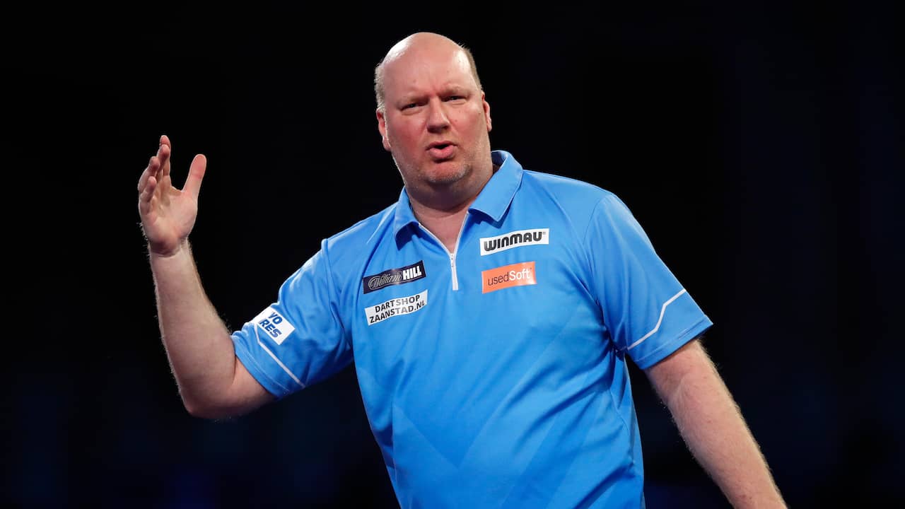 Kwakkelende Van der Voort stopt in 2025 even met darten: 'Uitzoeken wat