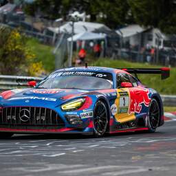 Verstappen breidt voorsprong uit, maar komt ook met schrik vrij in ochtendsessie