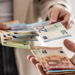 Europeanen houden steeds meer cash in huis, maar gebruiken het steeds minder