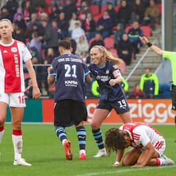PSV Vrouwen geeft Ajax pak slaag in Eredivisie-topper