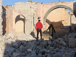 Machtsstrijd gevreesd maand na val Al Assad, maar Syriërs leven met dag