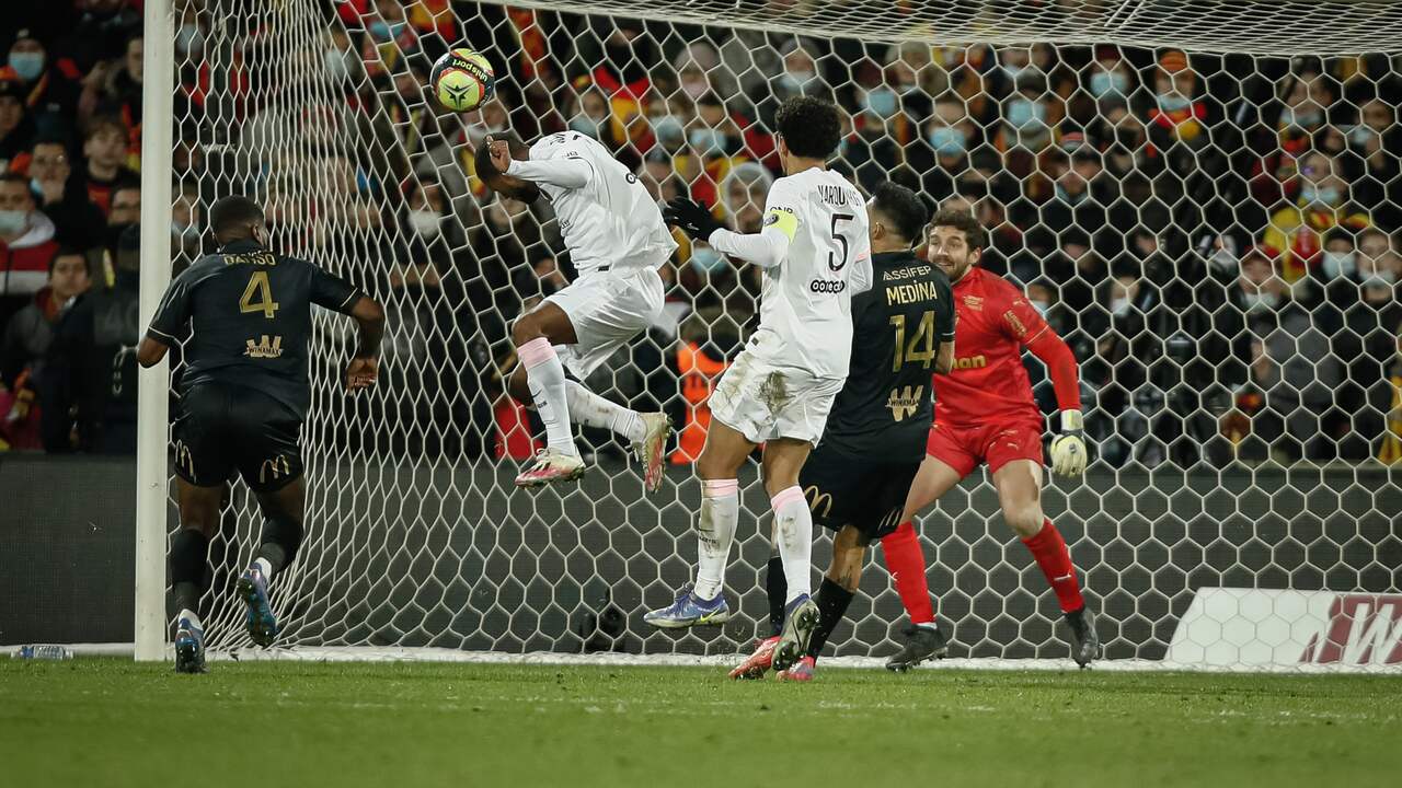 Wijnaldum voorkomt nederlaag PSG, Dost met goals goud waard voor Brugge