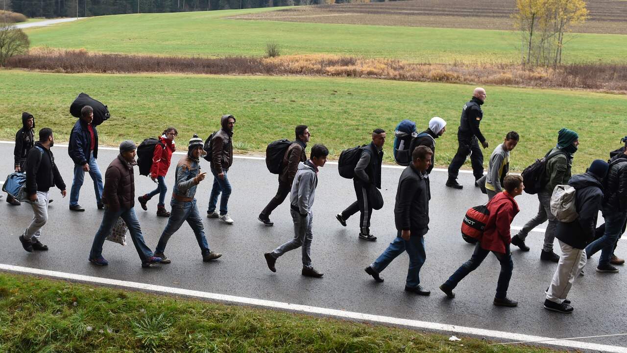 Veel minder asielzoekers naar Duitsland in afgelopen half jaar | Buitenland | NU.nl