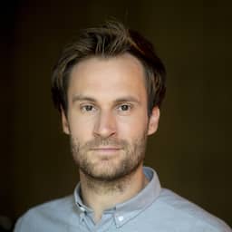 VPRO presenter and comedian Roel Maalderink has become a father