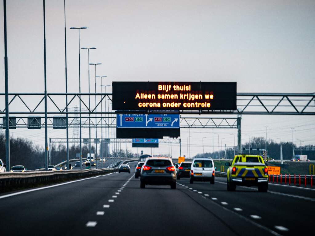 Nieuwe RIVM-prognose houdt naar verluidt rekening met kleinere derde golf