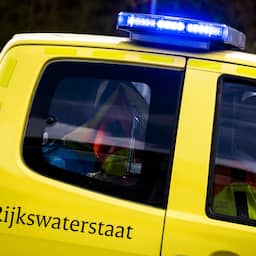 Drie gewonden na ongeluk op A16 bij Breda, weghelft tot vannacht dicht