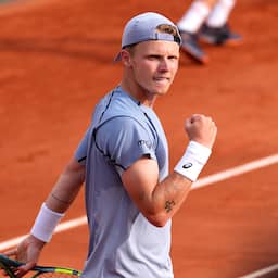 Jesper de Jong begint goed aan jacht op nieuwe finaleplek in Bastad