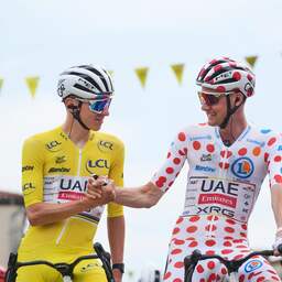 Live Tour | Eerste bergetappe onderweg, intense strijd om vlucht van de dag