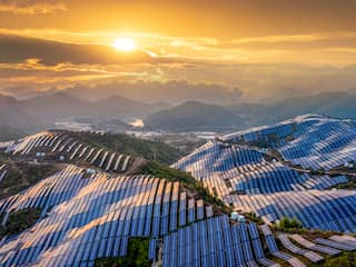 Mondiale investeringen in groene energie dit jaar dubbel zo hoog als in fossiel