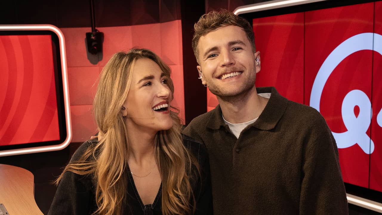 Suzan & Freek zingen aangepaste versie van 'Als Het Avond Is'