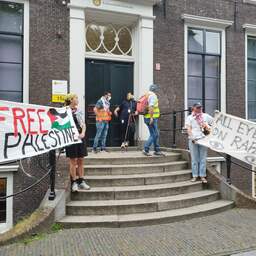 Universiteitsgebouw Utrecht bezet door pro-Palestina-demonstranten