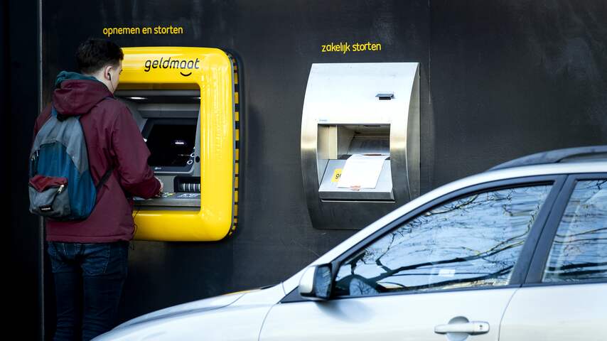 Banken bezorgd over wetsvoorstel dat contant geld beschikbaar moet ...