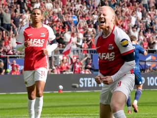 AZ wint nipt van Telstar in emotioneel duel door steunbetuiging aan Koeman jr.