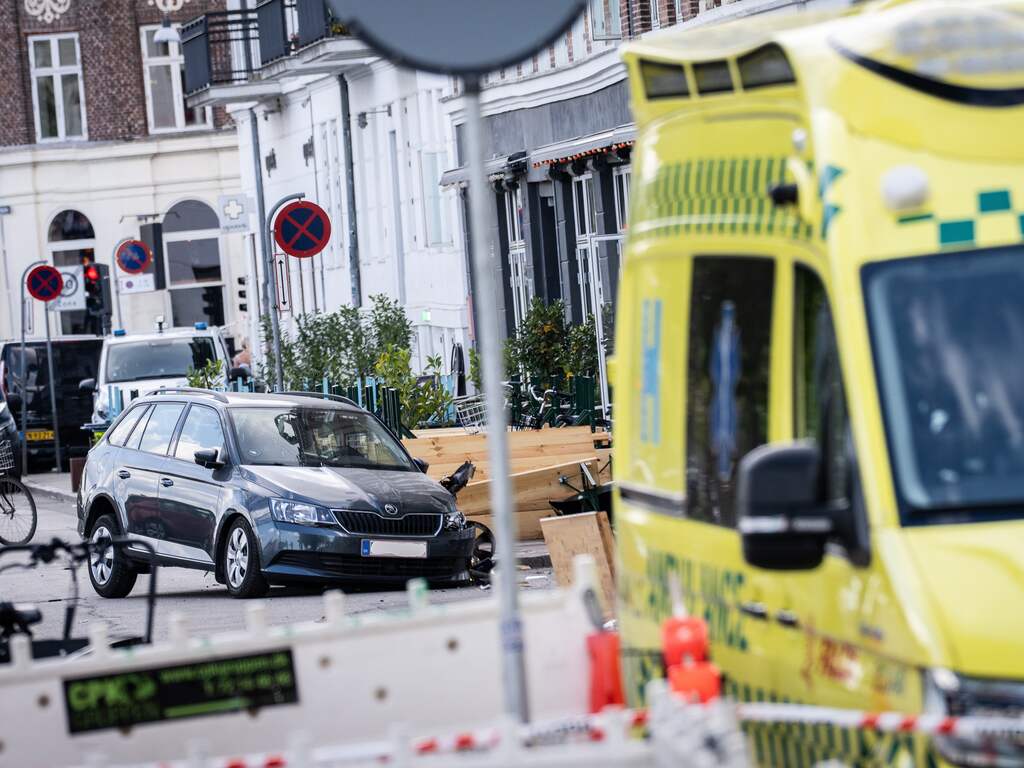 Elf gewonden in Kopenhagen doordat automobilist macht over stuur verliest