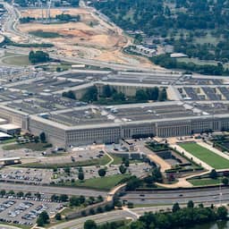 Pentagon ontslaat leiding van militaire krant die berichtte over vliegdekschip
