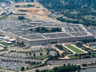 Pentagon ontslaat leiding van militaire krant die berichtte over vliegdekschip