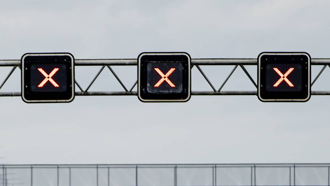 Veel vertraging op A4 richting Amsterdam na wegafsluiting vanwege ongeluk