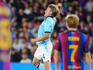 Steijn over kritiek op juichen na goal tegen Barça: 'Scoor zelf eens in Camp Nou'