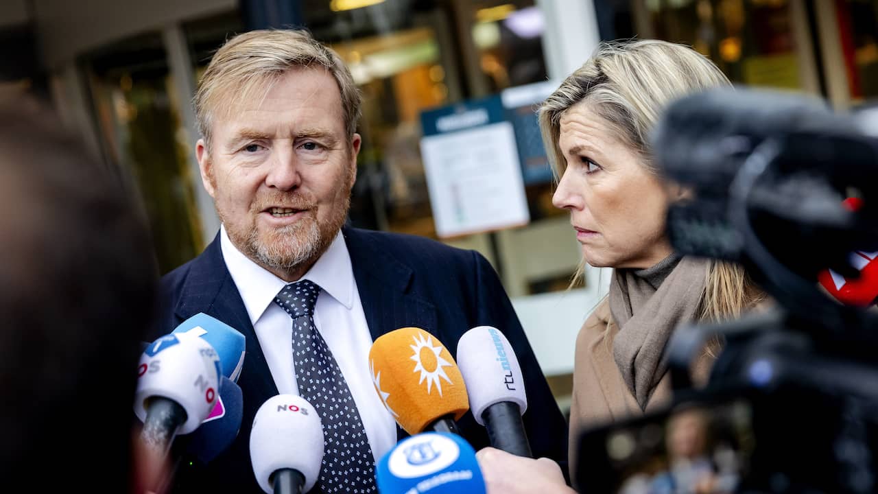 Koning 'staat te trillen op zijn benen' na bezoek aan plek explosie