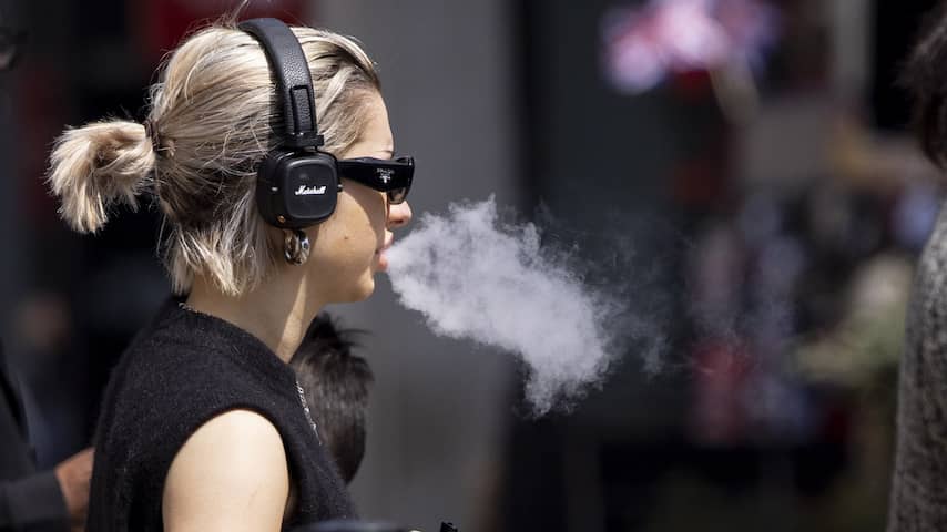 vape snaps Vapen, het lijkt wel een epidemie! Steeds meer jongeren vapen