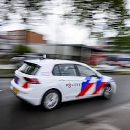 Man uit Breda probeert auto's te stelen en vlucht in politieauto voor agenten