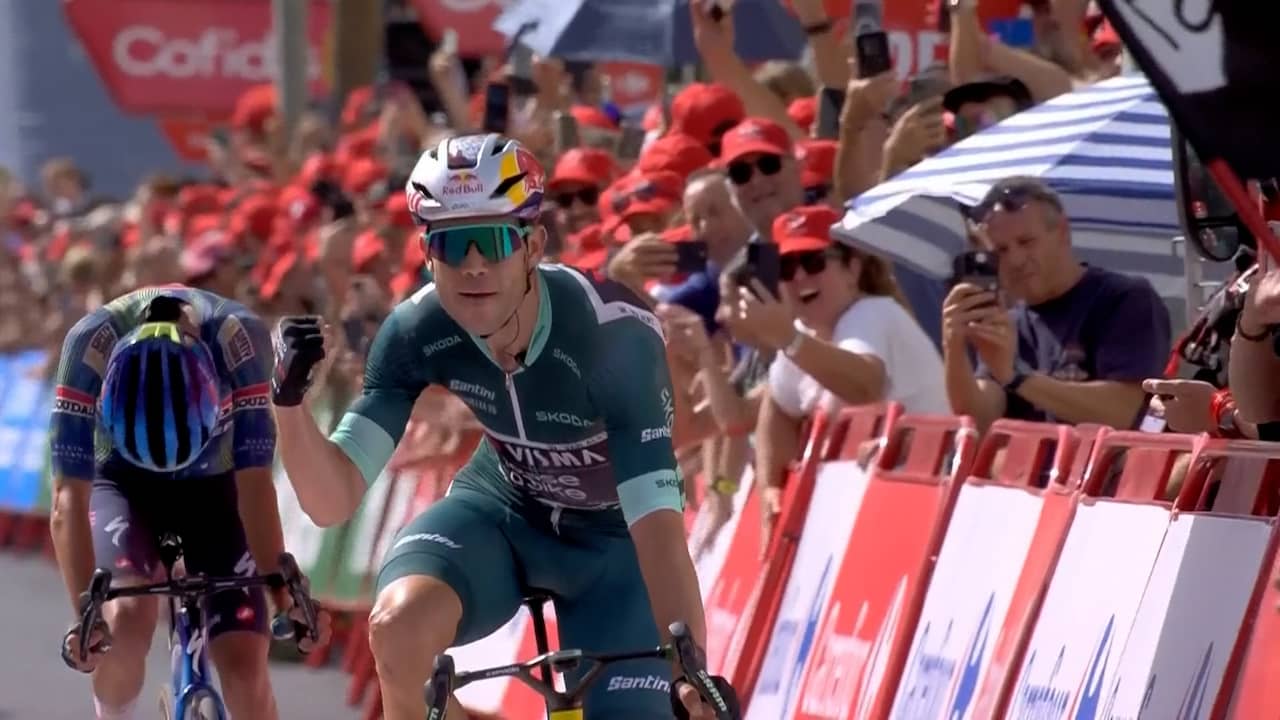 Wout van Aert balt vuist na gewonnen eindsprint in Vuelta