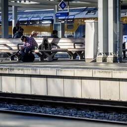 Hinder voor treinreizigers in meivakantie: werkzaamheden op meerdere stations