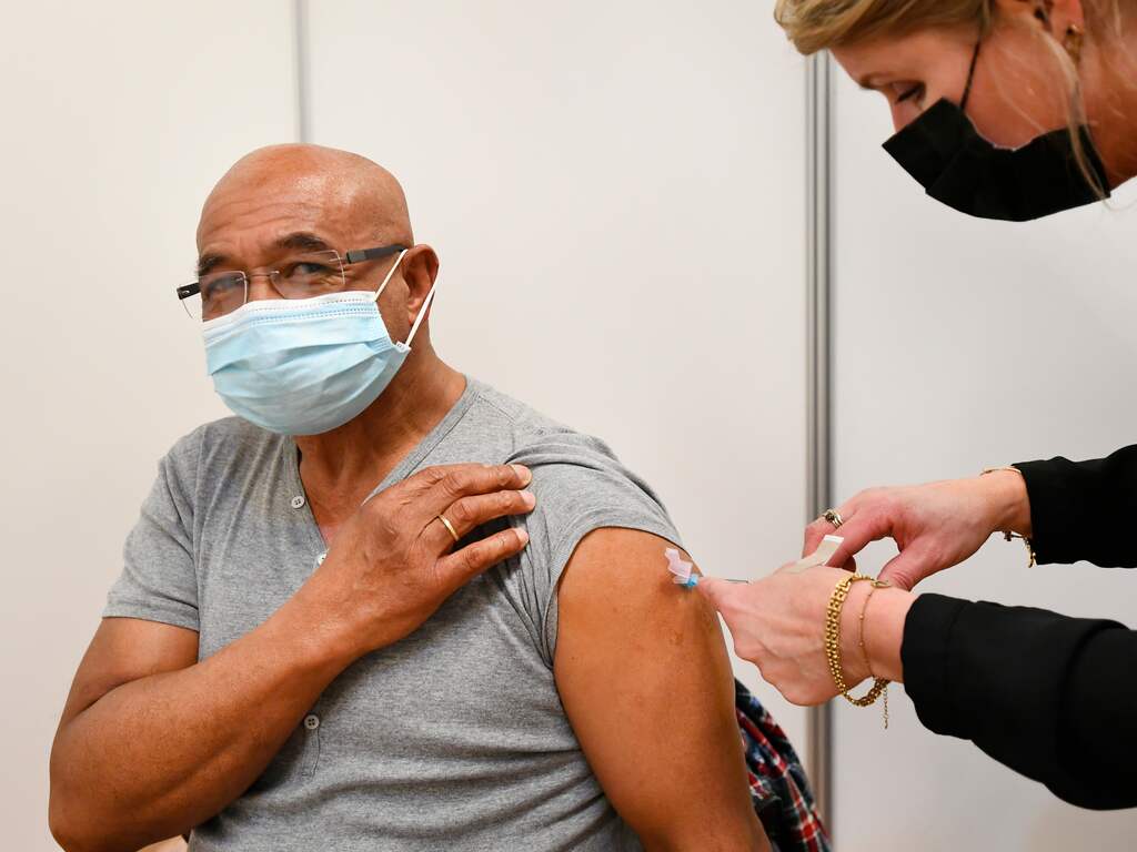 RIVM ziet situatie achteruitgaan, wel minder verpleeghuisbewoners besmet