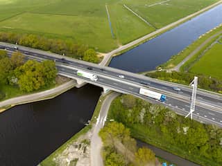 A28 over brug bij Nijkerk 'uit voorzorg' zeker 48 uur dicht in beide richtingen