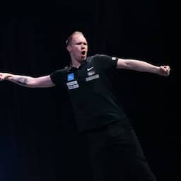 Darter Dennie Olde Kalter stunt met finaleplek in Wigan, maar verliest van Littler