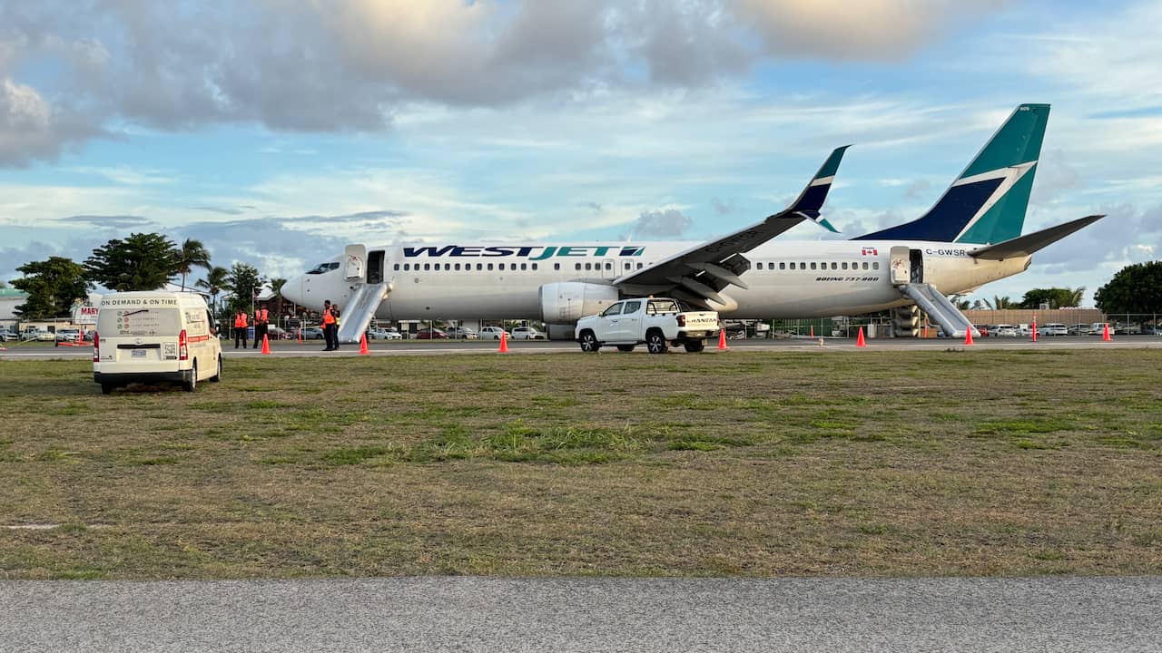Vliegtuig maakt harde landing op Sint-Maarten, vliegveld gesloten