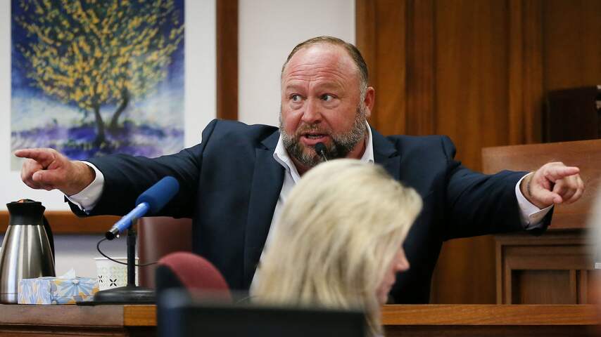 Complotdenker Jones moet betalen: opvallende momenten uit de zaak