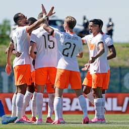 Tiental Oranje ontsnapt vlak voor WK aan pijnlijke