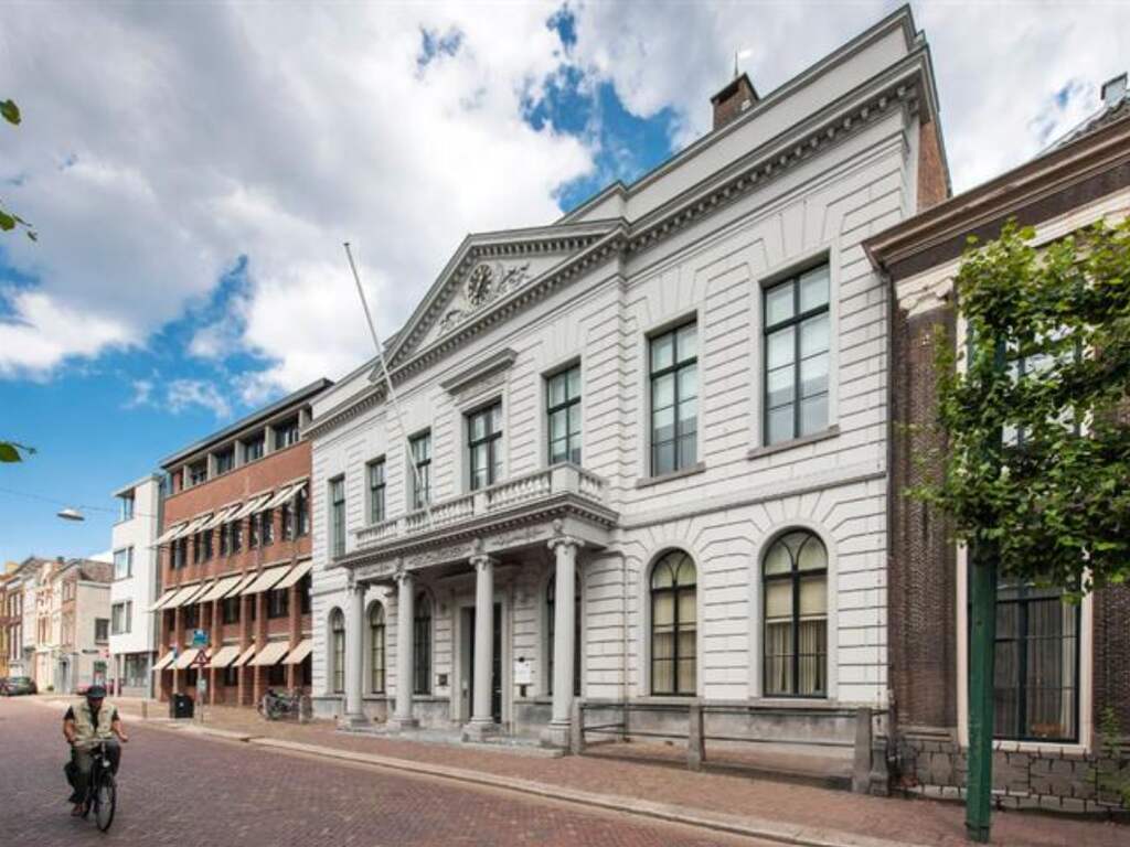 Acht jaar cel en tbs voor man die zijn vrouw wurgde omdat ze wilde scheiden